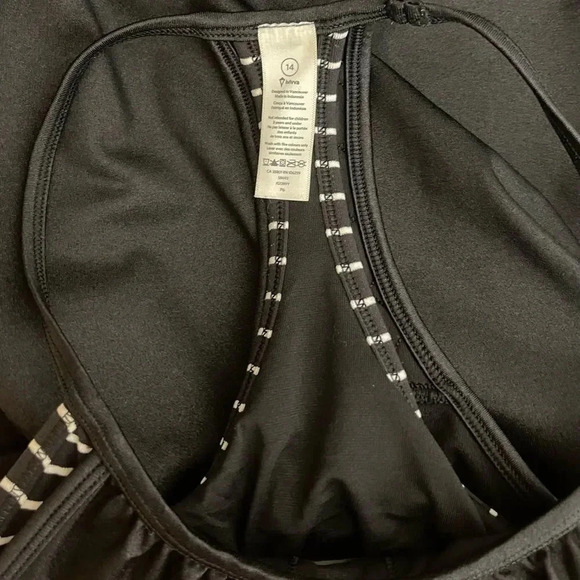 IVIVVA by Lululemon | Double Layer Dutch Tank Top Built In Bra Black - Picture 5 of 5
